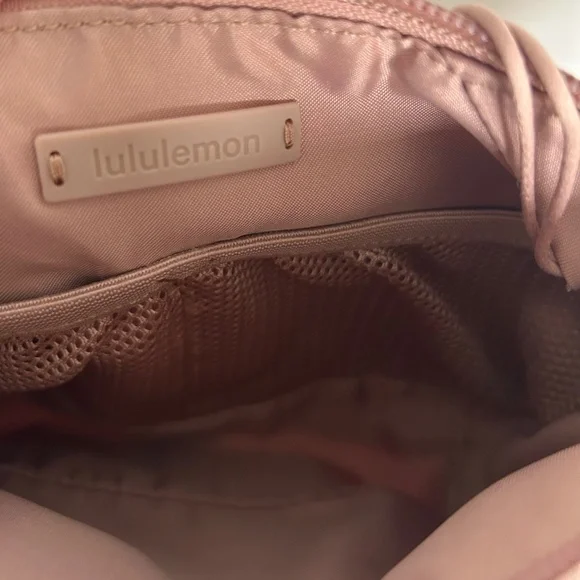 Lululemon Sling Crossbody Bag 2L Tan/Clay - Picture 10 of 11